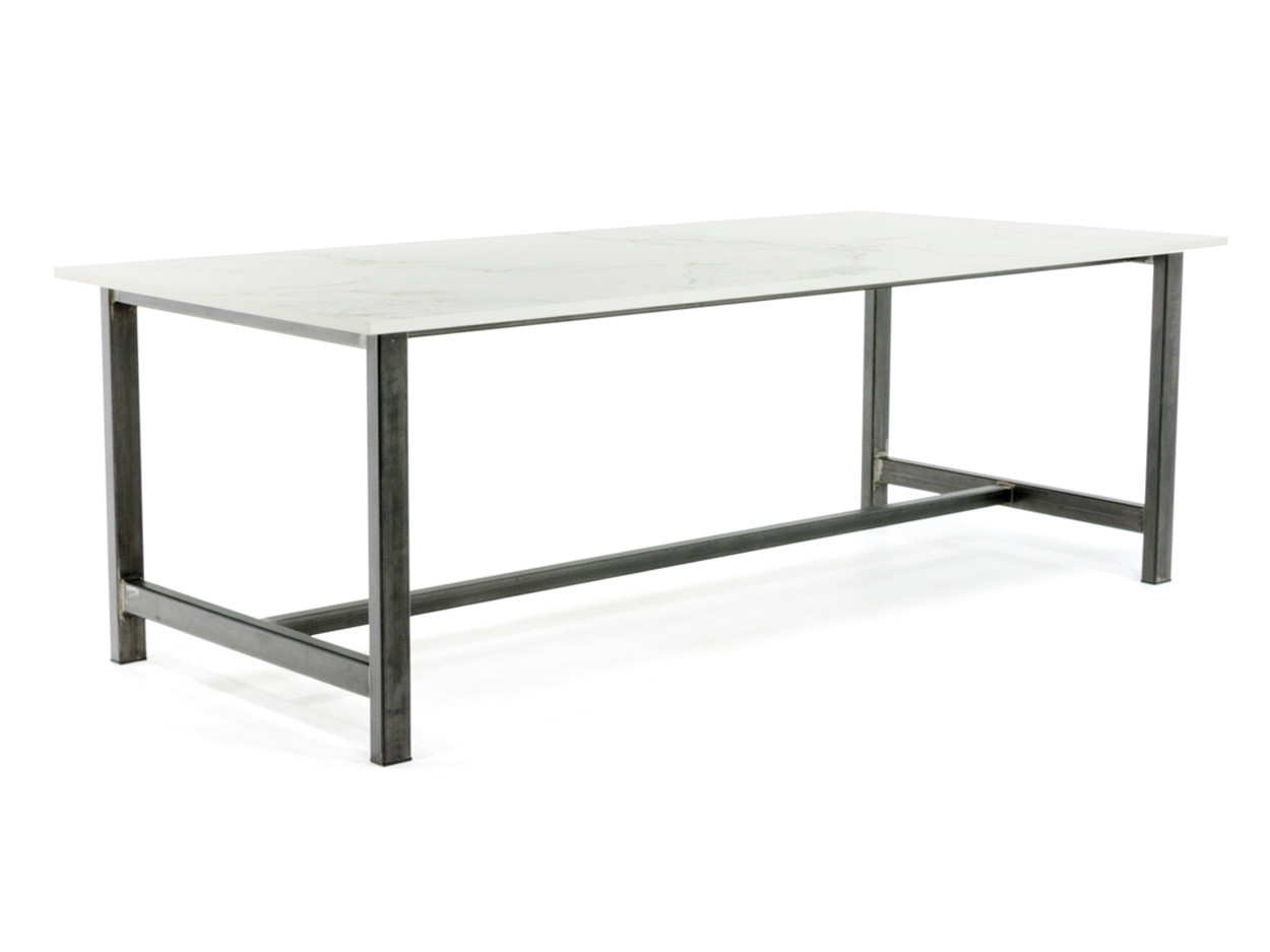 Aura15 Dekton Tisch mit Stahl Tischgestell