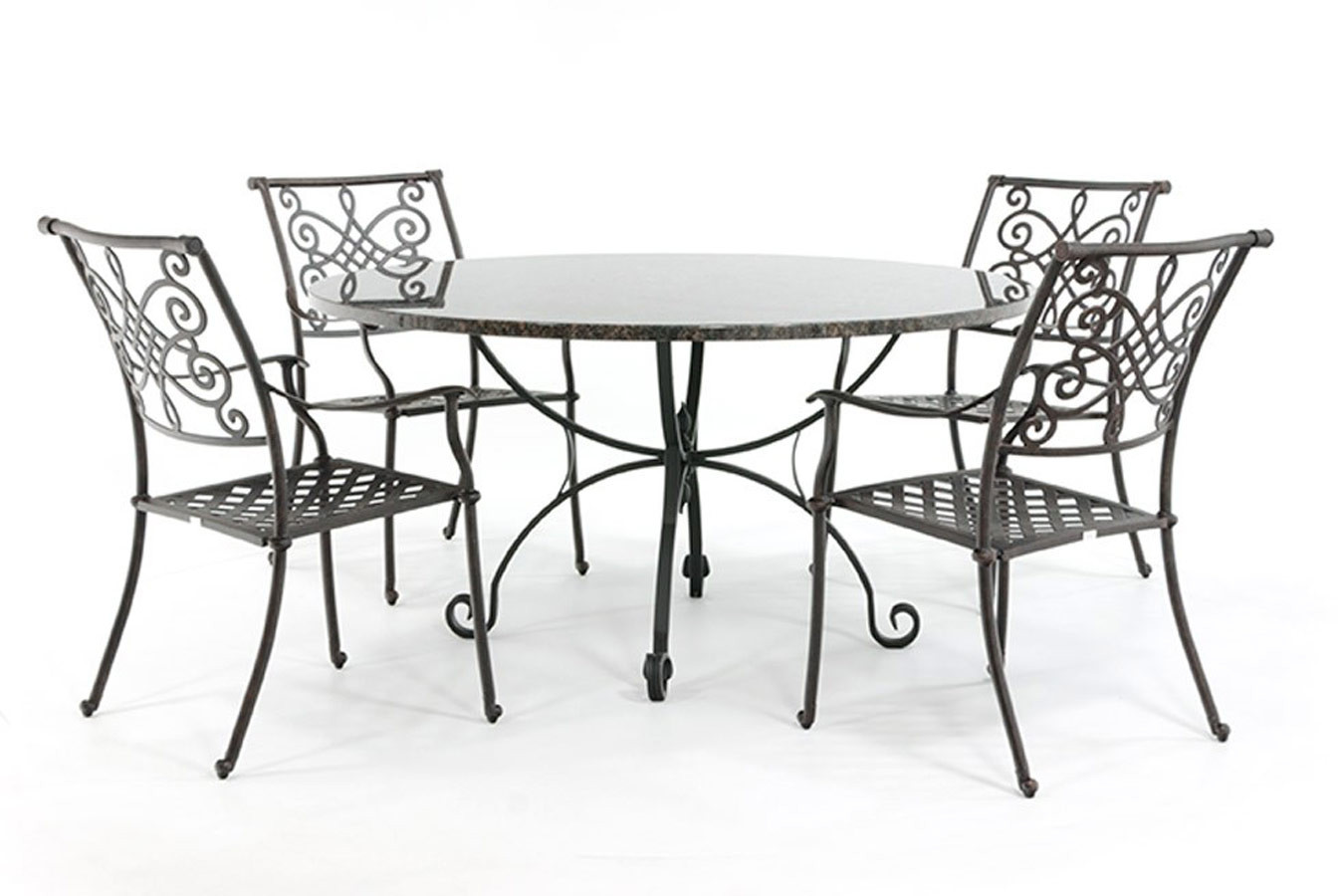 Steingartentisch mit runder Granitplatte und schmiedeeisernen Stühlen